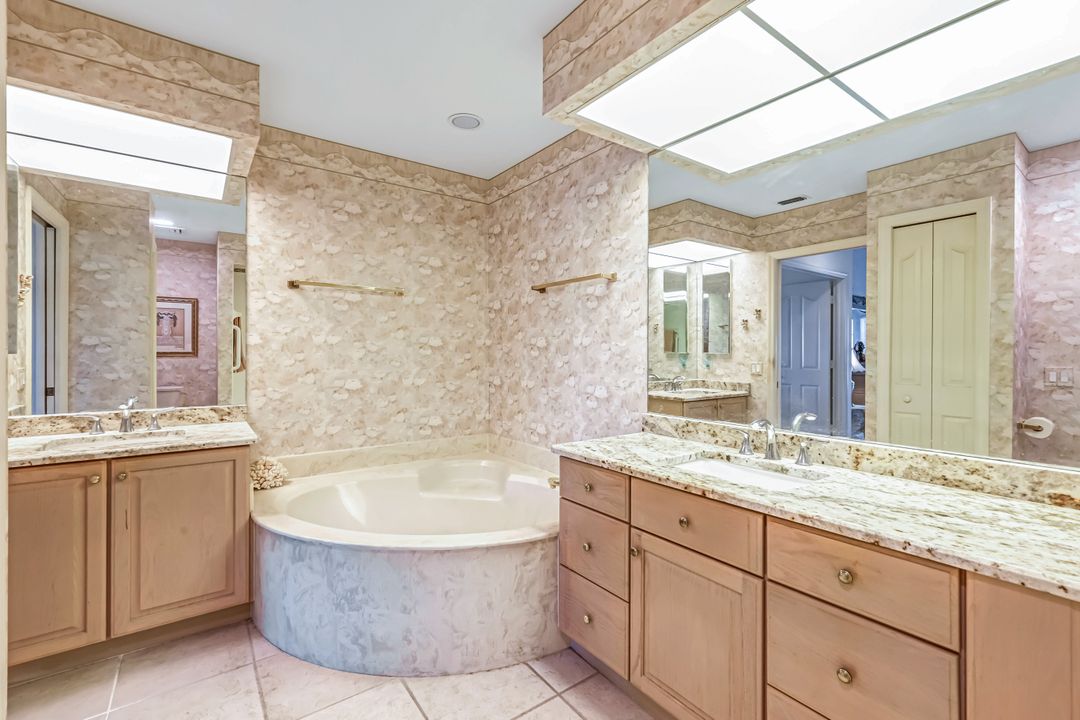 8355 Mystic Greens Way #1902, Naples, FL 34113