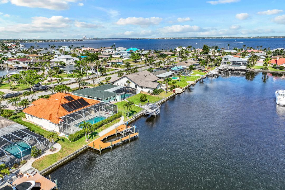 2008 Palaco Grande Pkwy, Cape Coral, FL 33904