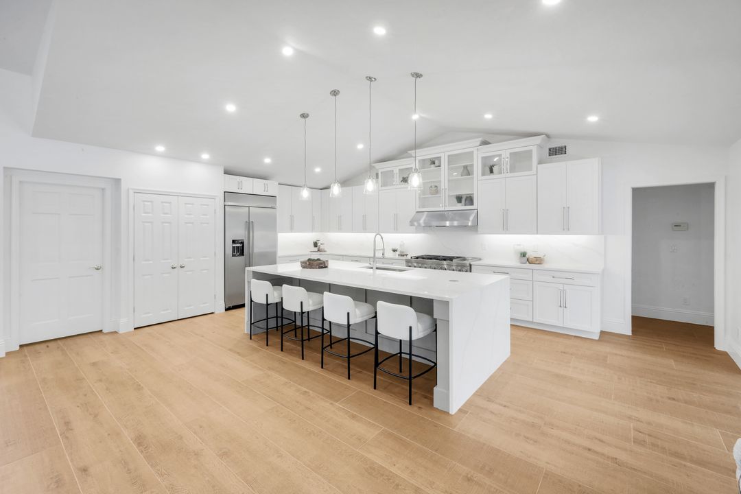 12888 Valewood Dr, Naples, FL 34119