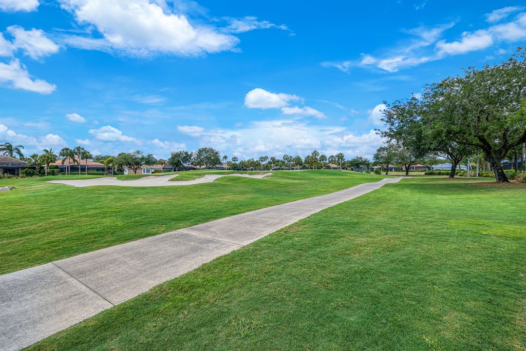 12118 Wicklow Ln, Naples, FL 34120