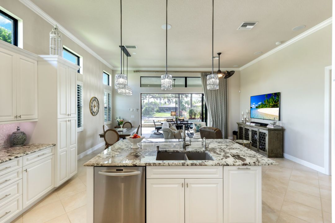 9928 Casabella Way, Bonita Springs, FL 34135