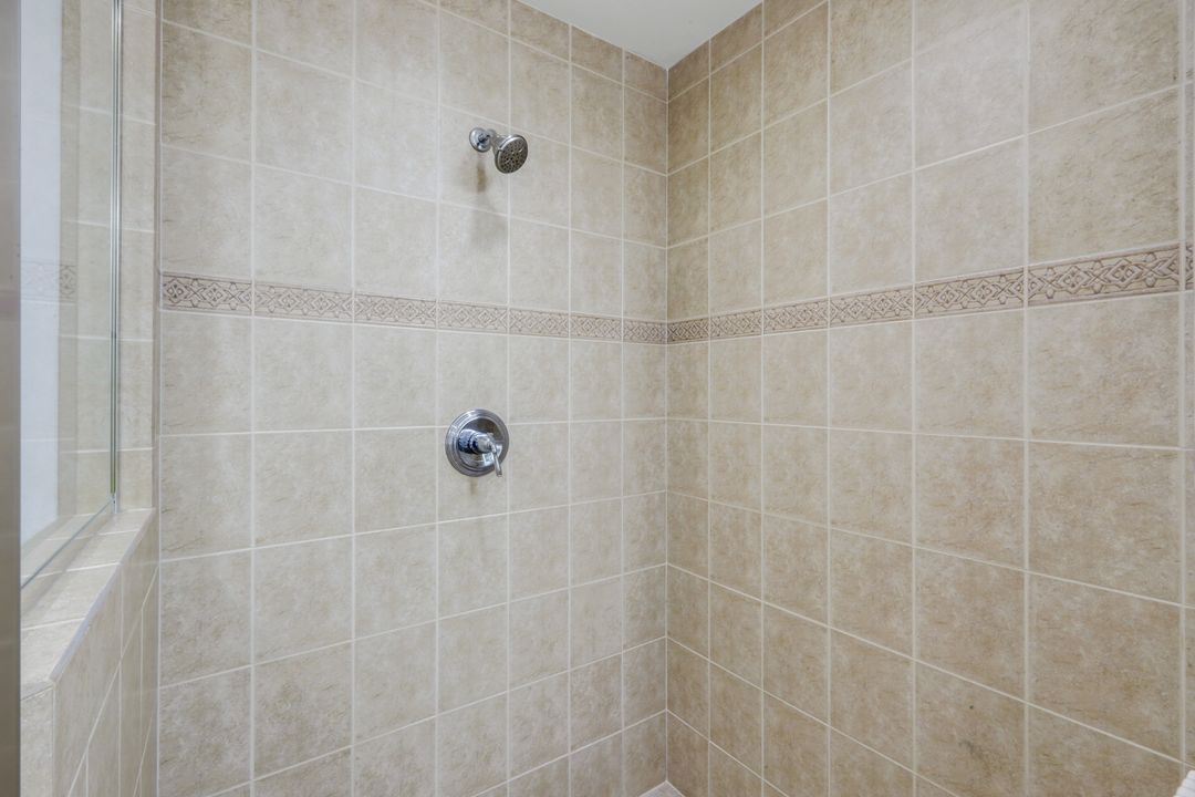 5793 Cape Harbour Dr #613, Cape Coral, FL 33914
