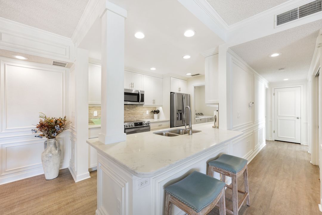 797 Willowbrook Dr #203, Naples, FL 34108