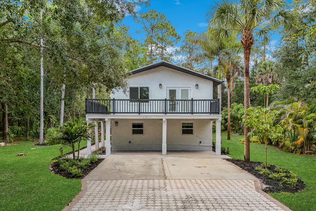 605 12th Ave NE, Naples, FL 34120