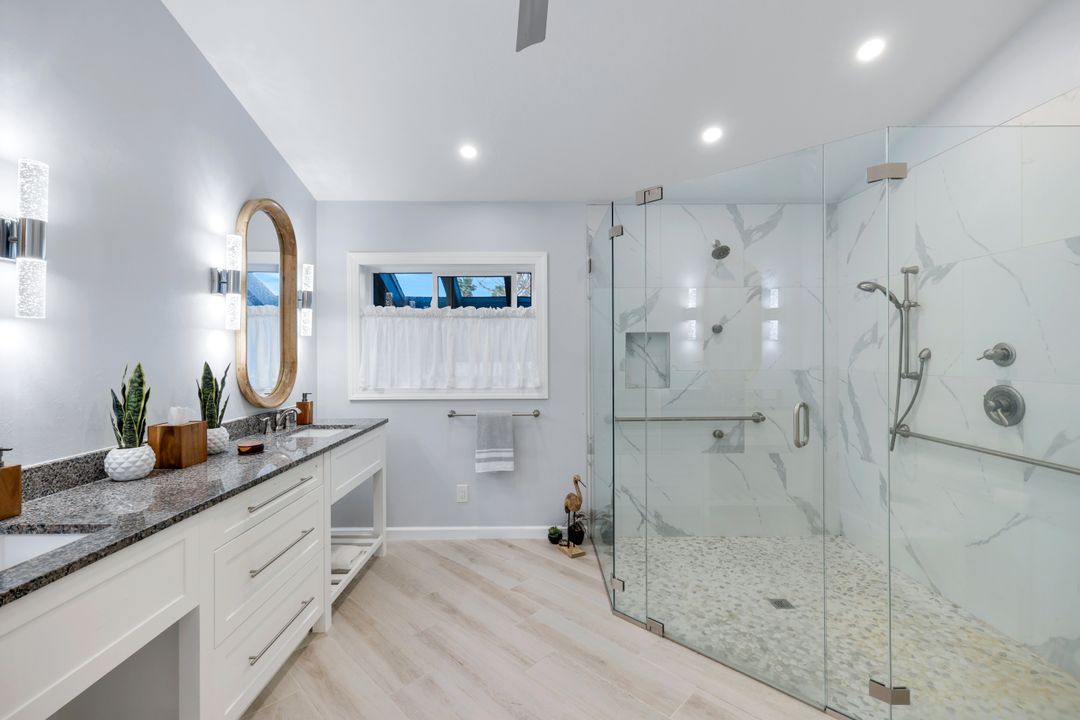 11841 Princess Grace Ct, Cape Coral, FL 33991