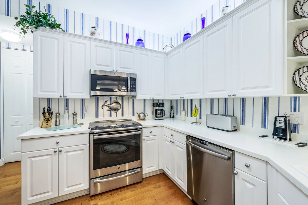 410 Flagship Dr #504, Naples, FL 34108