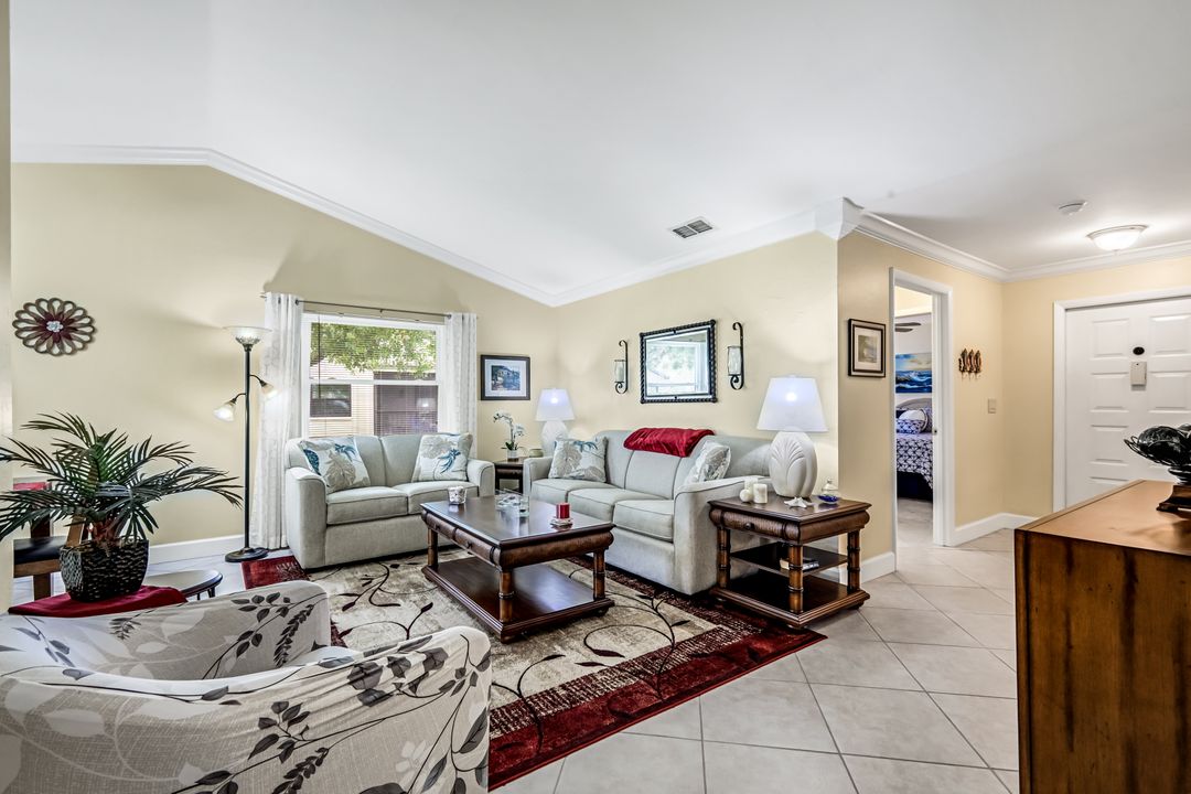 8475 Charter Club Cir #8, Fort Myers, FL 33919