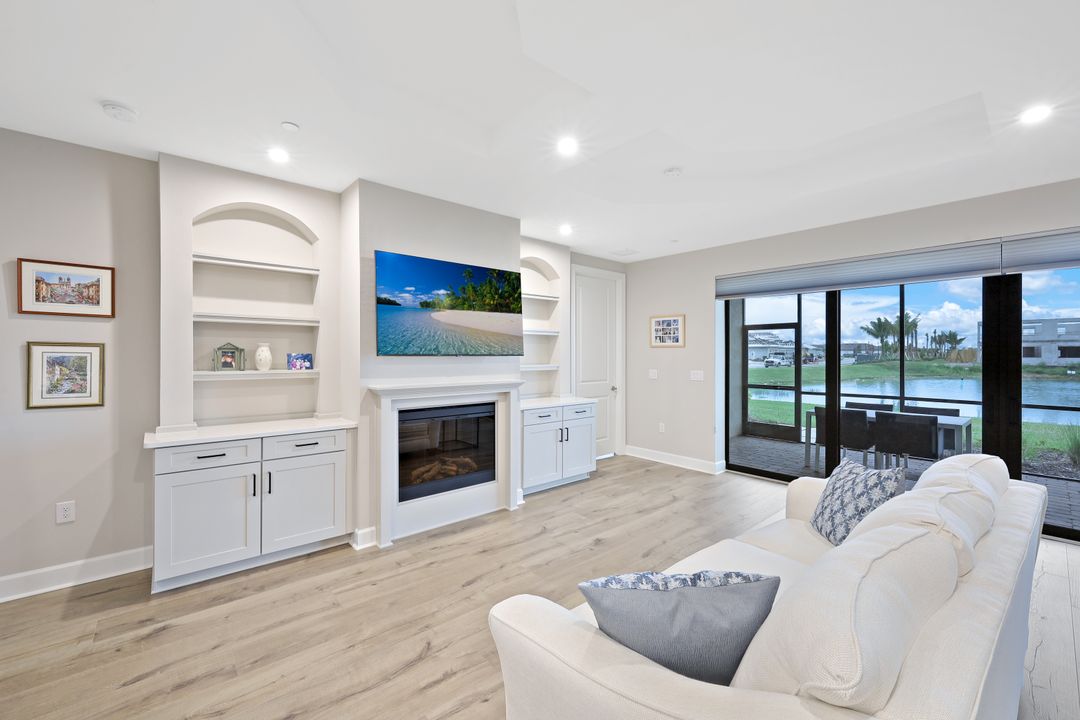 15261 Zeno Wy #102, Naples, FL 34114