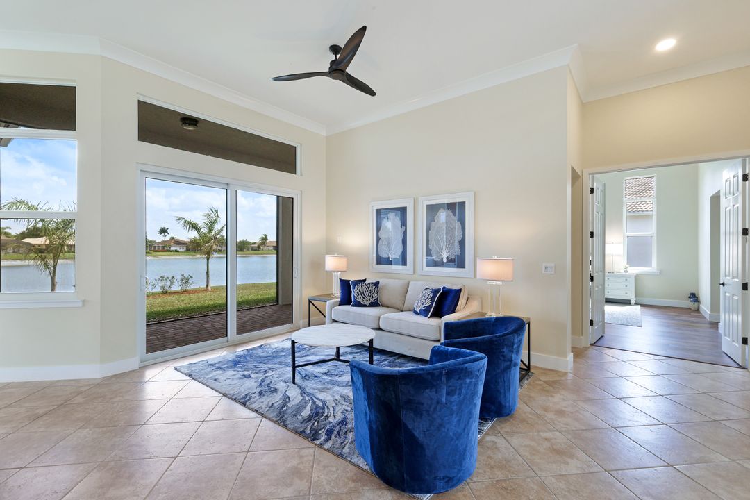 985 Chesapeake Bay Ct, Naples, FL 34120