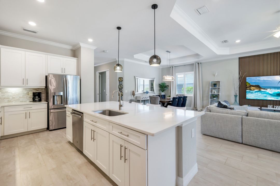 15242 Blue Bay Cir, Miromar Lakes, FL 33913