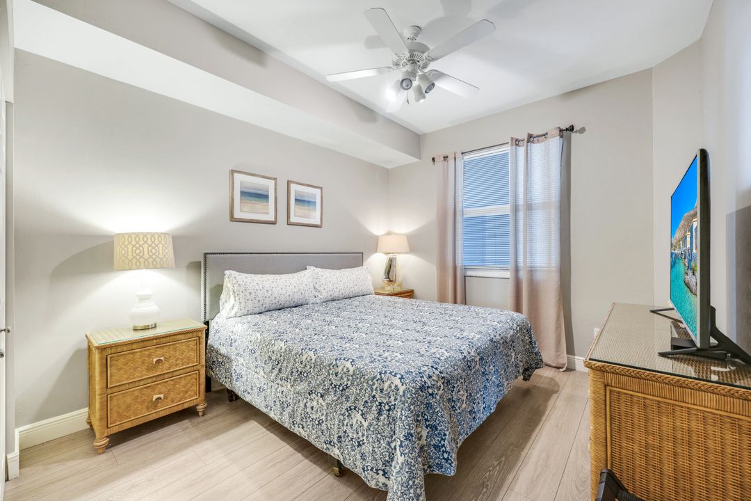 470 Launch Cir #403, Naples, FL 34108