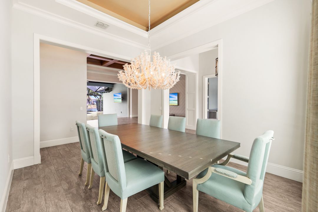 6348 Lyford Isle Dr, Naples, FL 34113