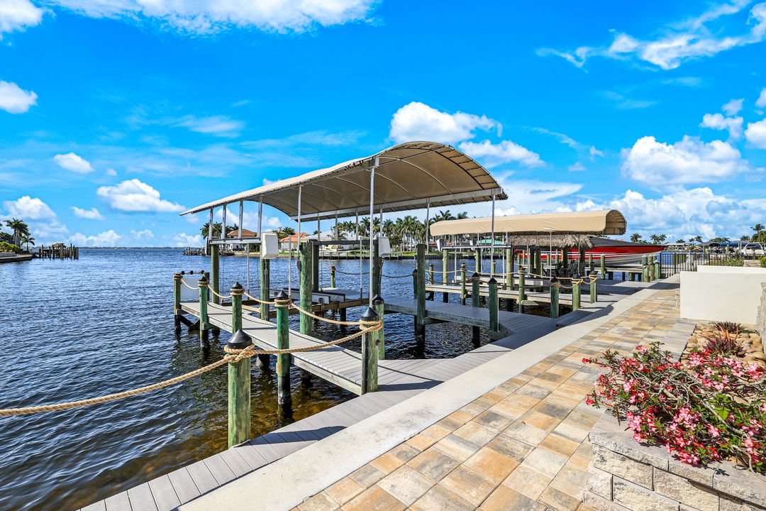 5384 Colonade Ct, Cape Coral, FL 33904