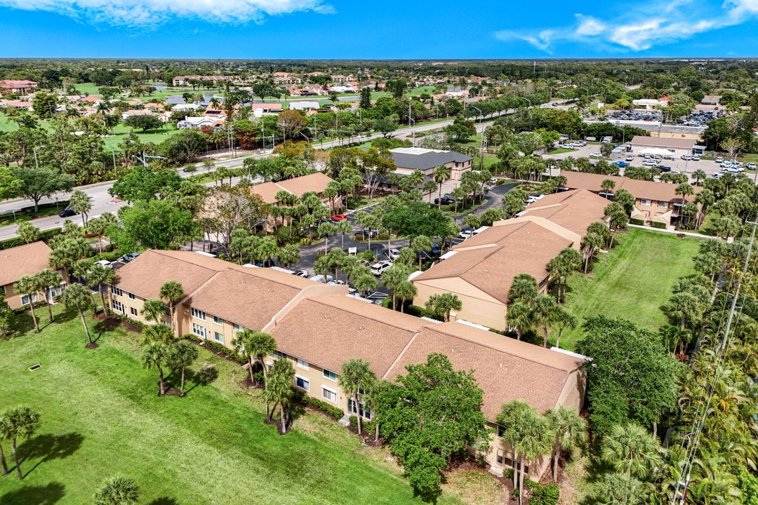 4240 Jack Frost Ct #6, Naples, FL 34112