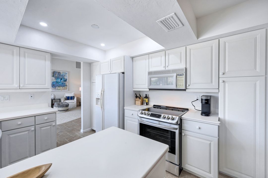 819 Perrine Ct, Marco Island, FL 34145