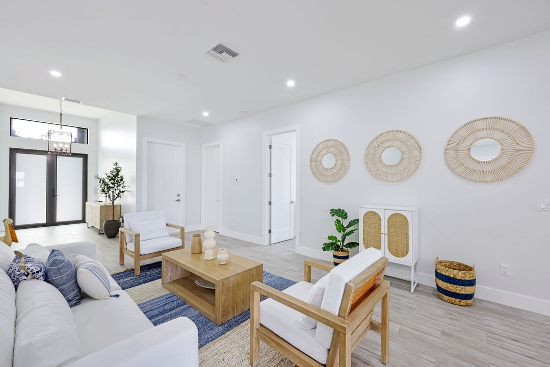 27 2nd St, Bonita Springs, FL 34134