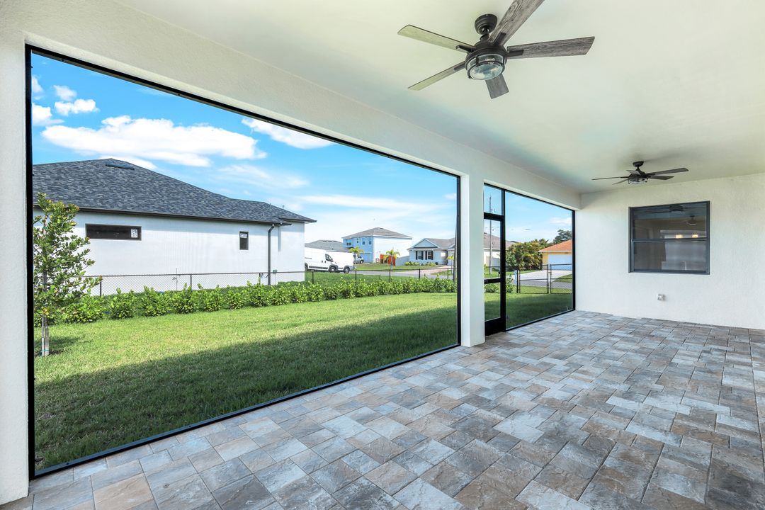 208 SW 29th Ave, Cape Coral, FL 33991
