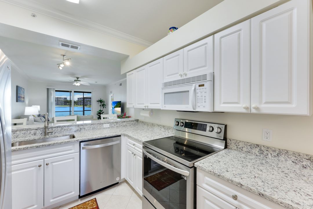 16635 Lake Cir Dr #614, Fort Myers, FL 33908