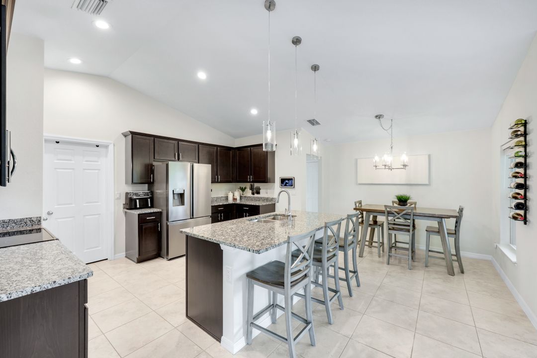 2302 NE 7th Ave, Cape Coral, FL 33909