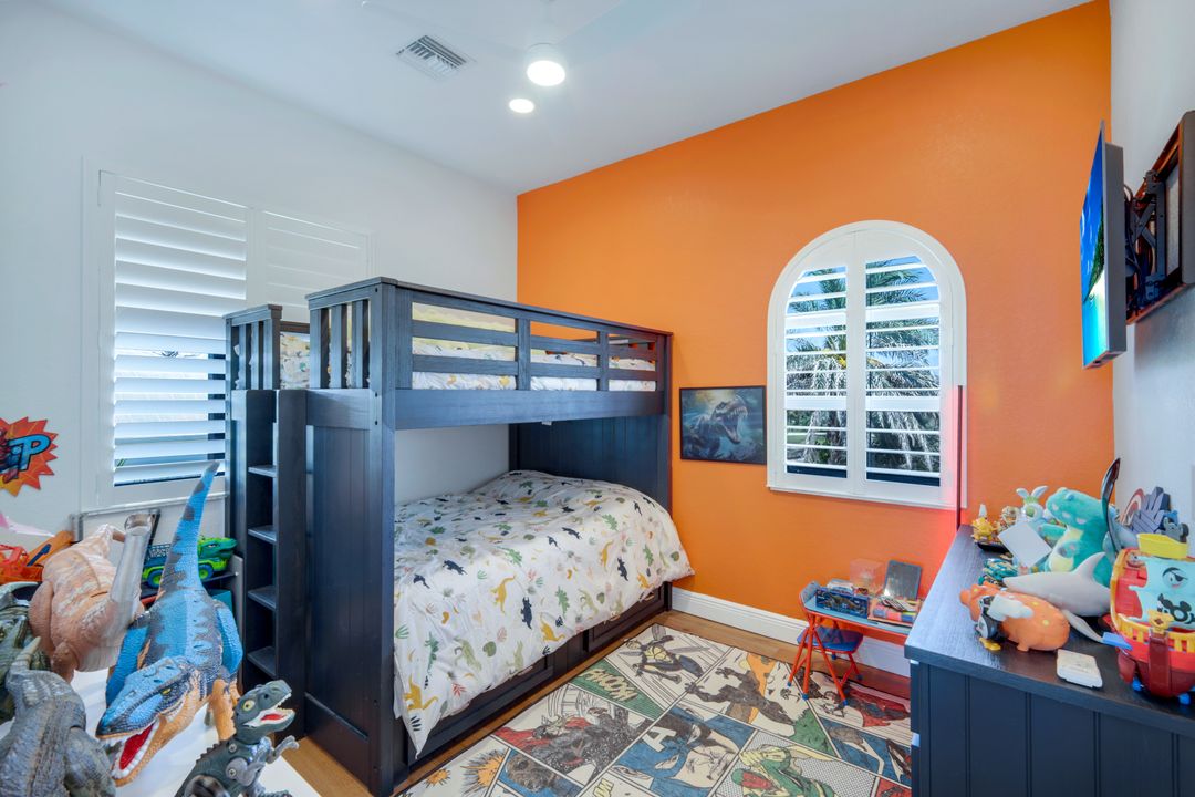 5257 Western Dr, Saint James City, FL 33956