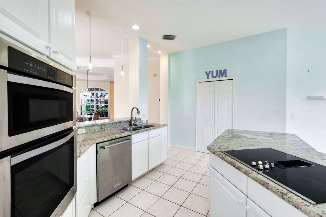 12570 Walden Run Dr, Fort Myers, FL 33913