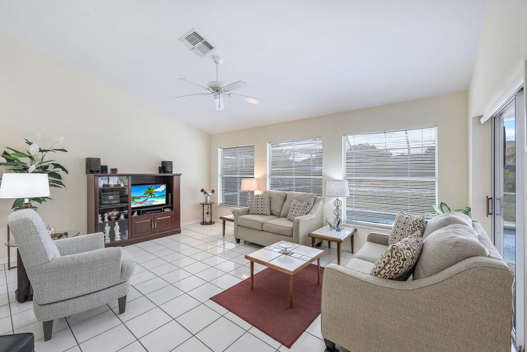 6600 Bishopgate Ln, Naples, FL 34104