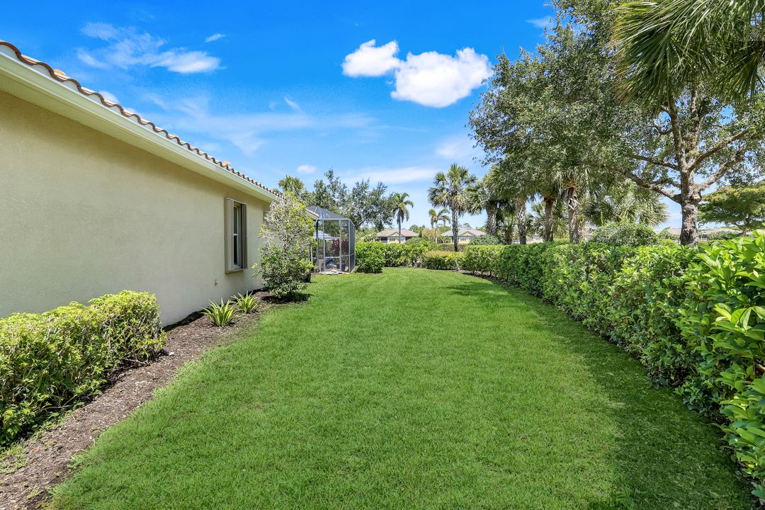9578 Coquina Cir, Naples, FL 34120