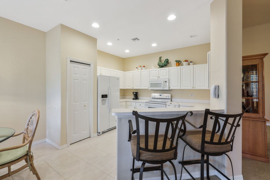 8545 Danbury Blvd #204, Naples, FL 34120