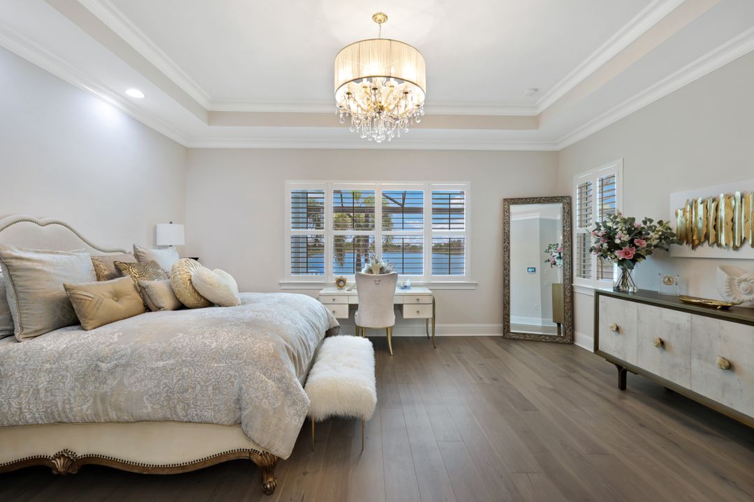 6485 Arriba Ave, Naples, FL 34113