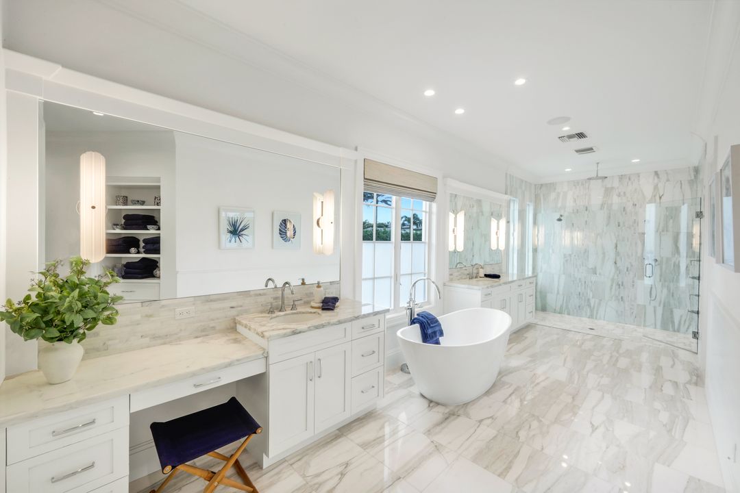 16744 Prato Way, Naples, FL 34110