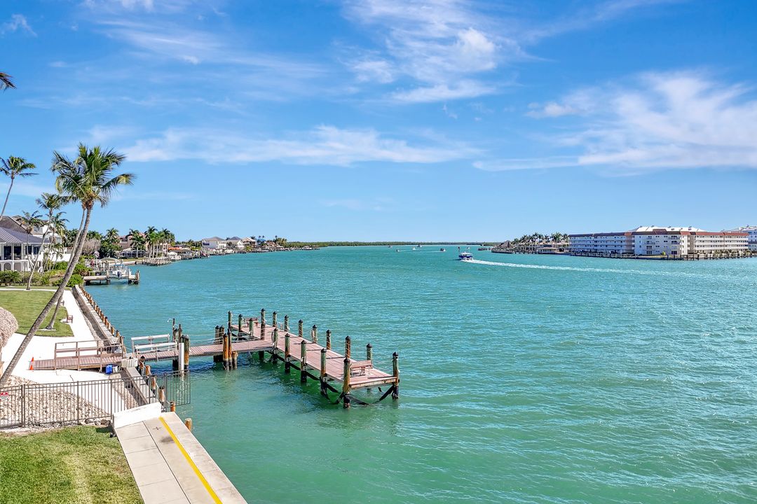 60 W Pelican St #401, Naples, FL 34113