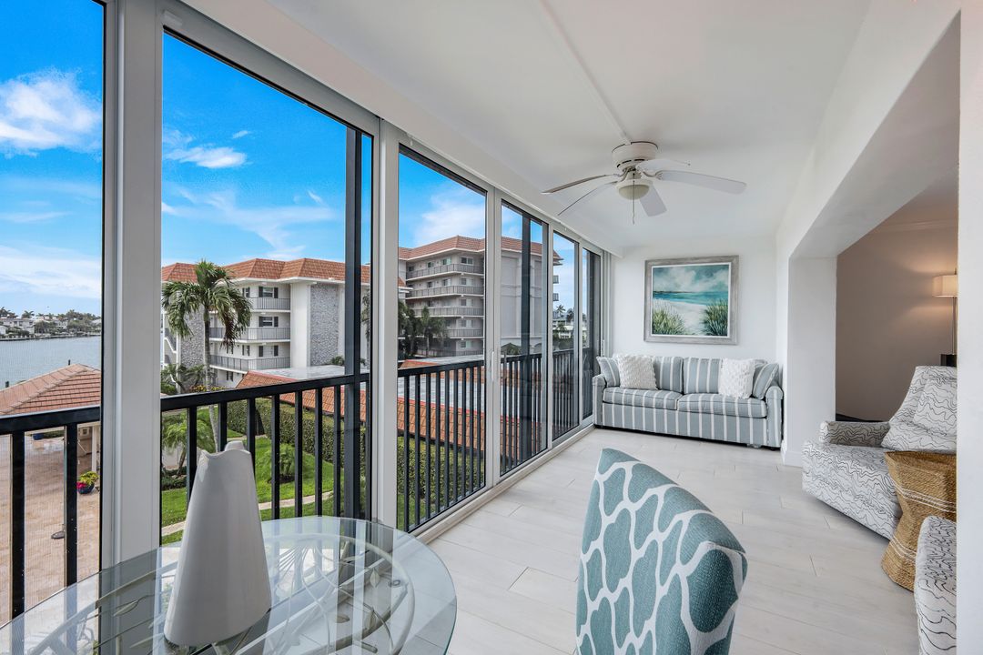 222 Harbour Dr #312, Naples, FL 34103