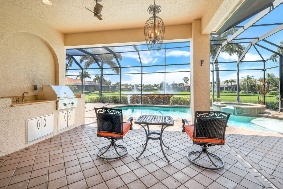 5742 Hammock Isles Dr, Naples, FL 34119