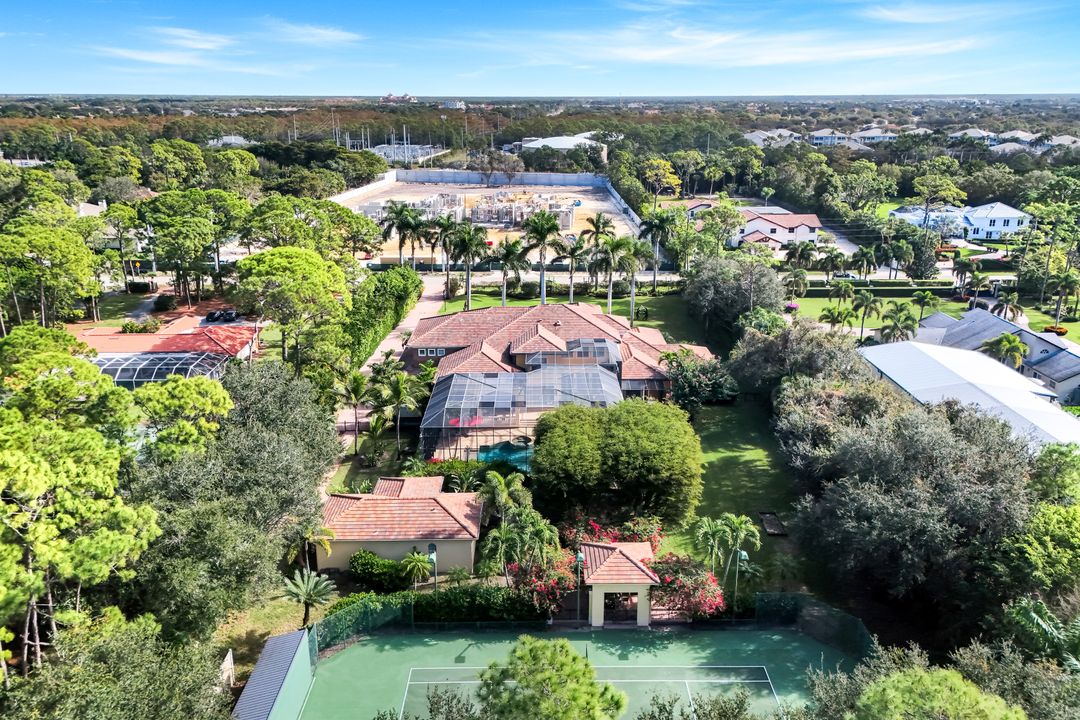 683 Hickory Rd, Naples, FL 34108