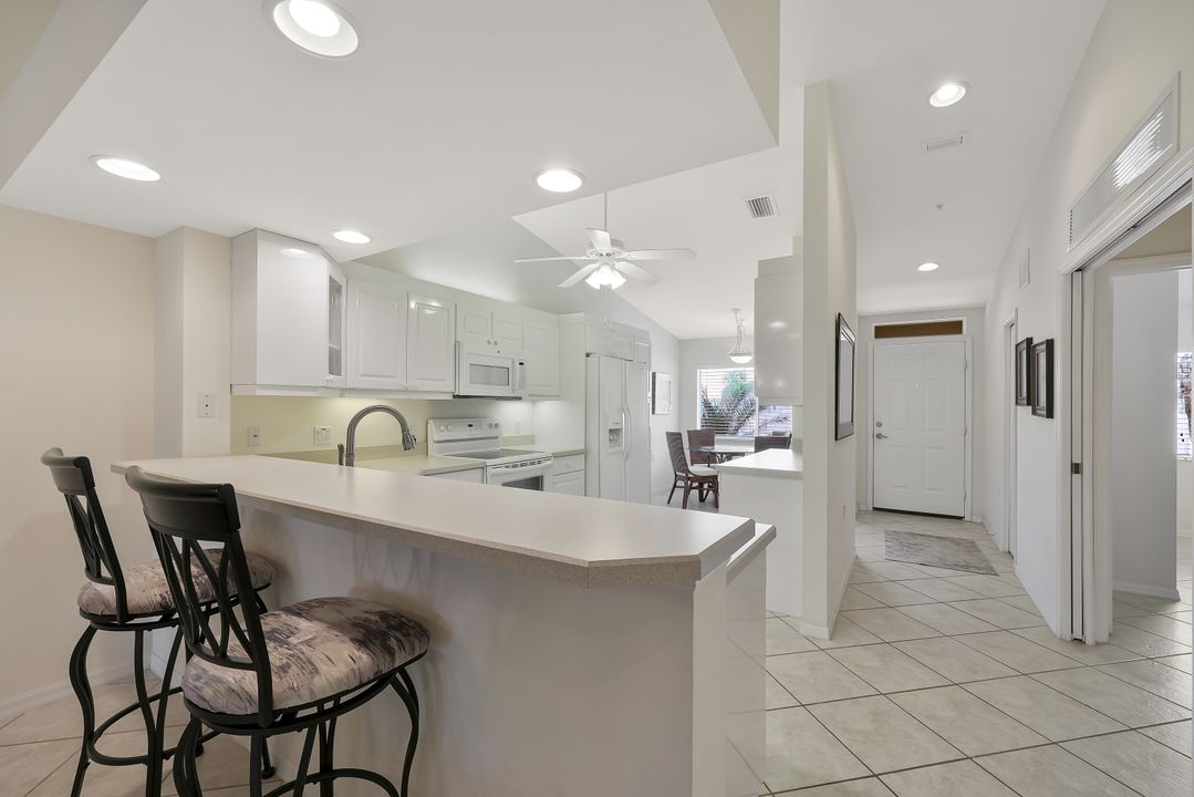 2395 Bayou Ln #4, Naples, FL 34112