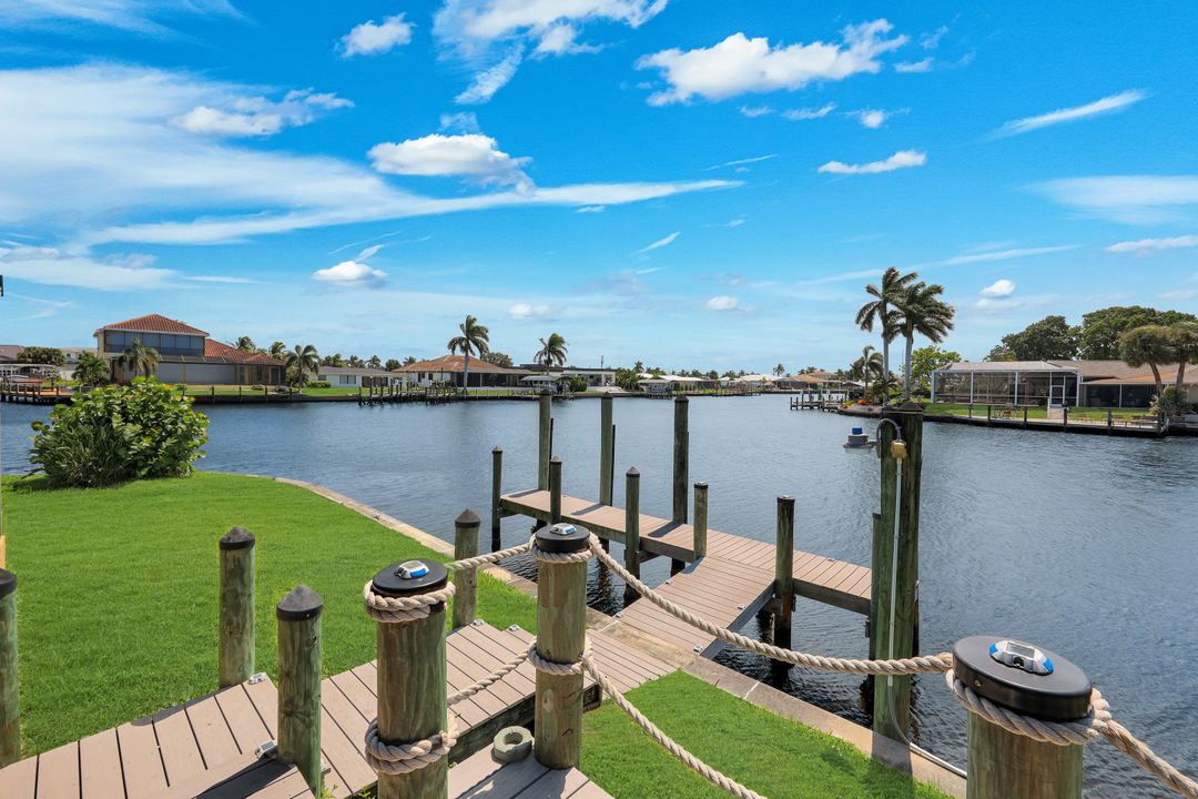101 SW 50th St, Cape Coral, FL 33914