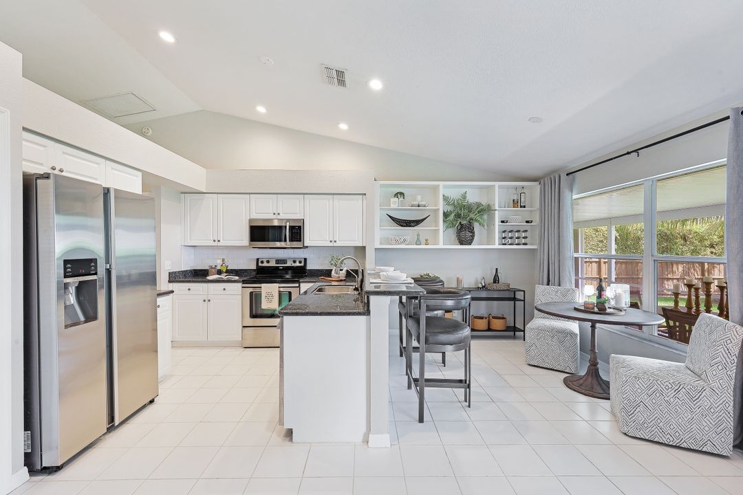 282 Madison Dr, Naples, FL 34110