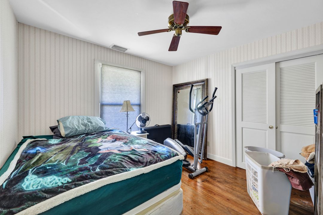 825 23rd St SW, Naples, FL 34117