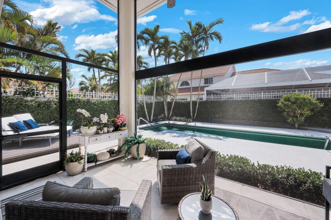 2128 Paget Cir, Naples, FL 34112