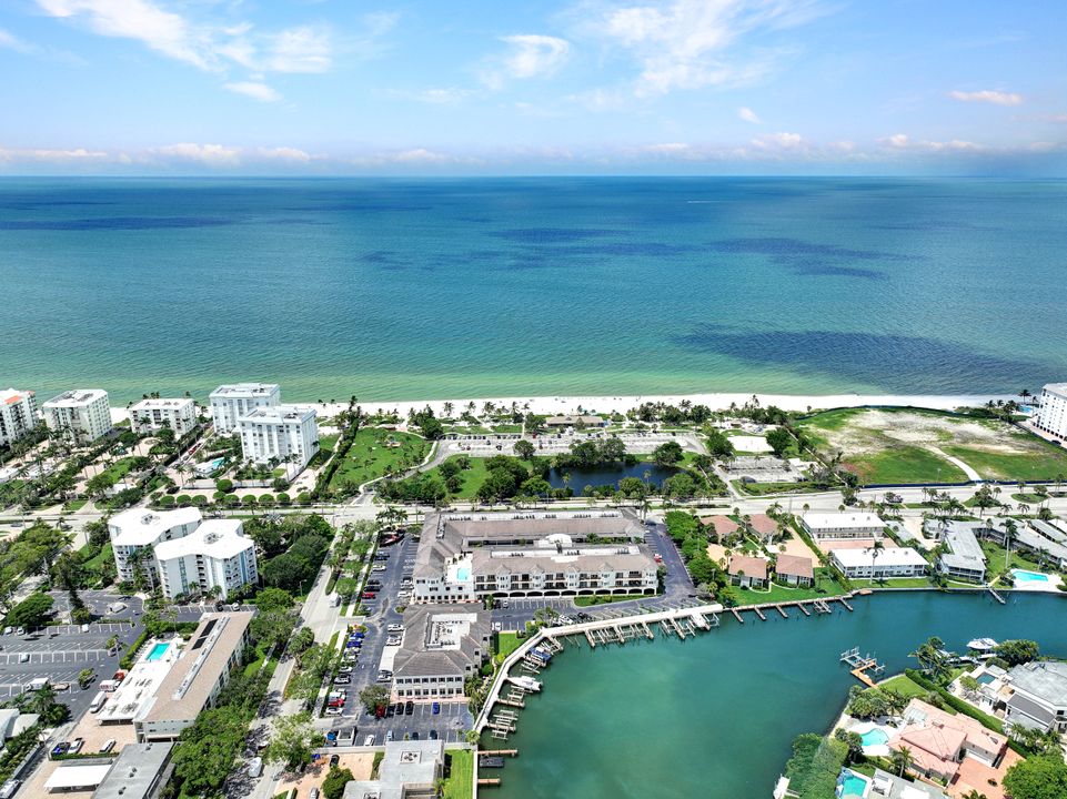 1400 Gulf Shore Blvd N #203, Naples, FL 34102
