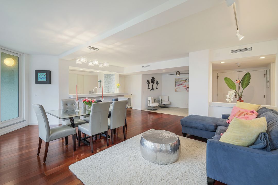 4041 Gulf Shore Blvd N #204, Naples, FL 34103