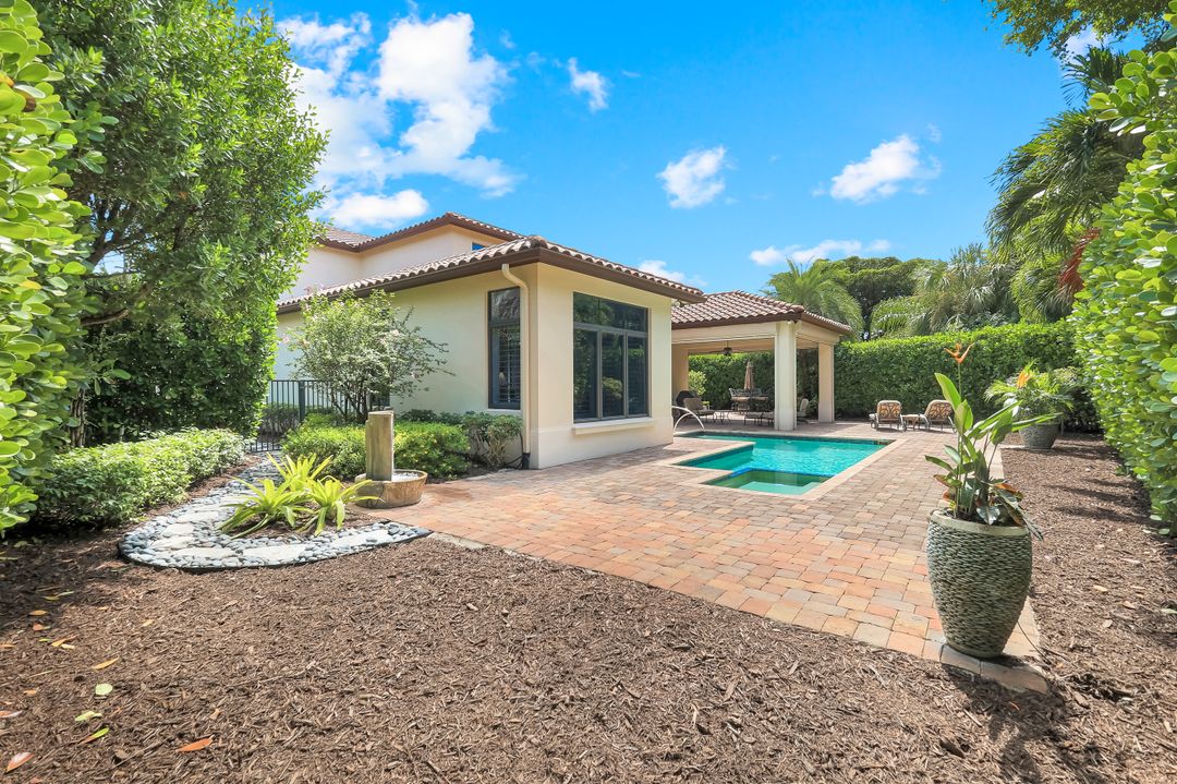 2351 Traditions Ct, Naples, FL 34105