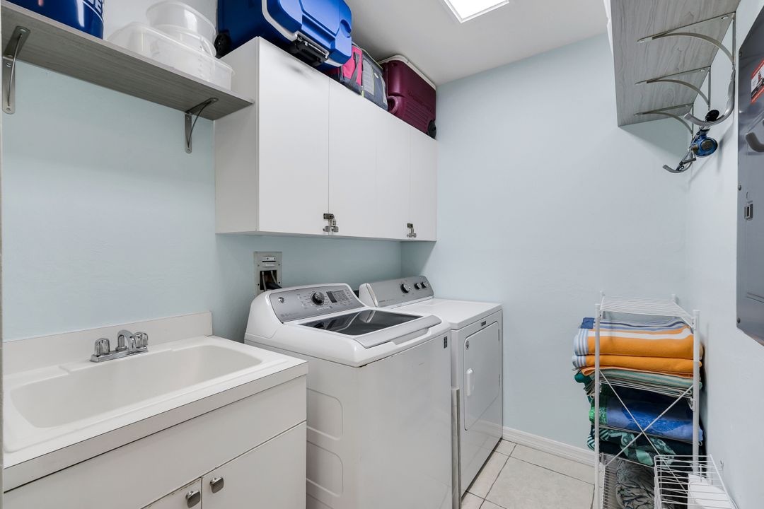 460 Launch Cir #202, Naples, FL 34108