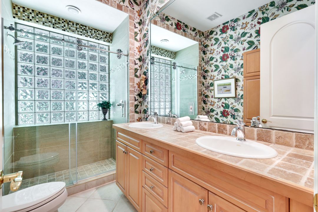 602 Springline Dr, Naples, FL 34102