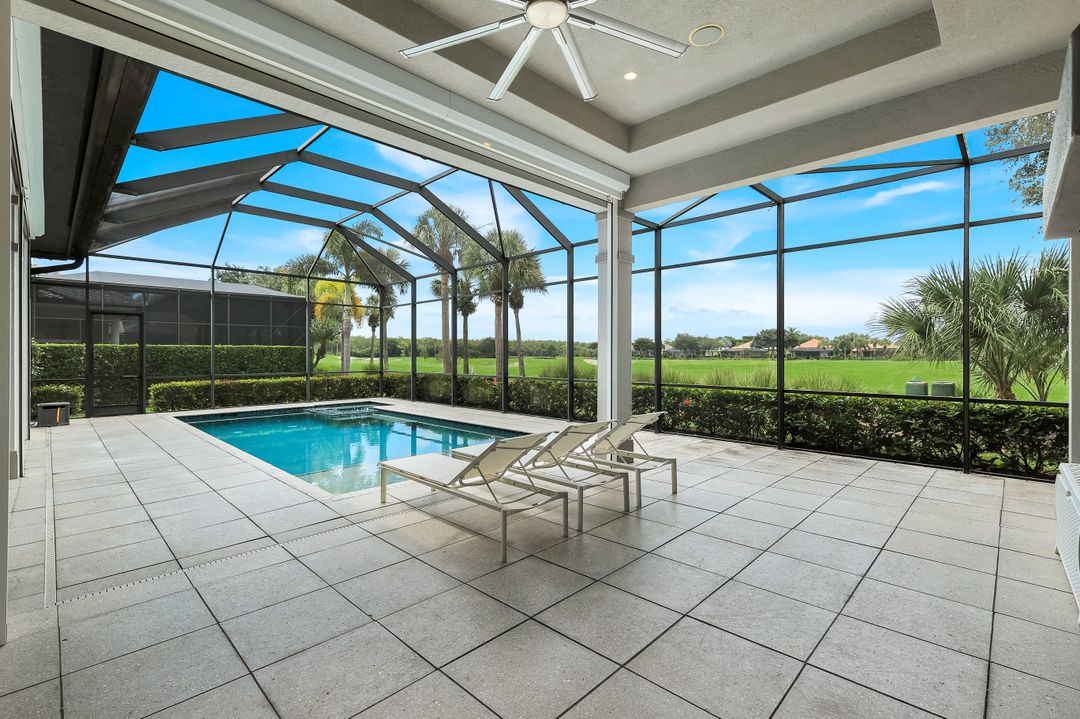 11907 Hedgestone Ct, Naples, FL 34120