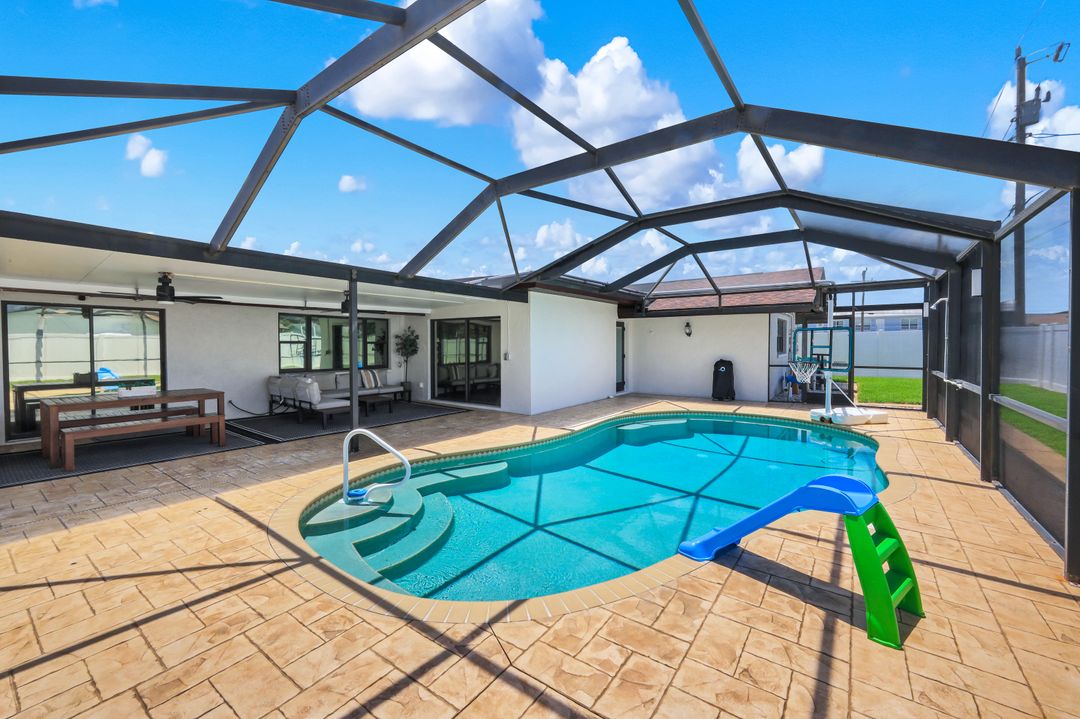 4548 SE 11th Pl, Cape Coral, FL 33904