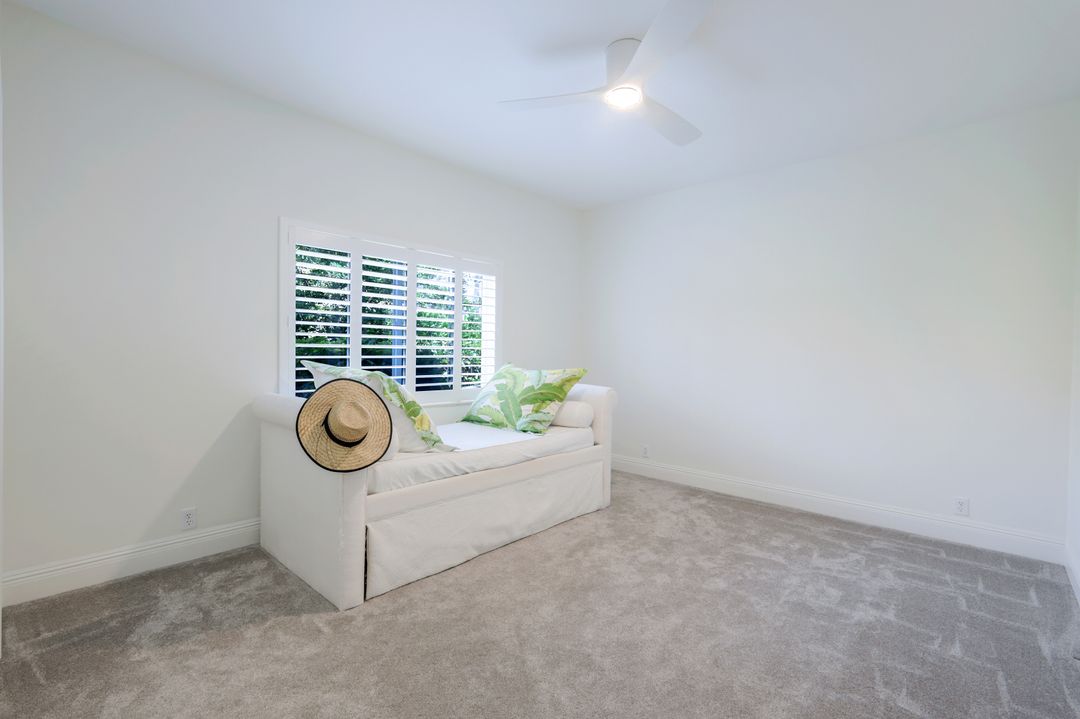 11819 Warbler Ct, Naples, FL 34119