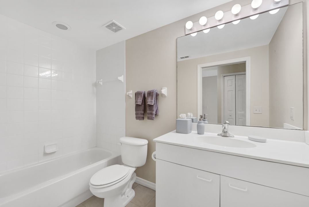 432 Valerie Way #102, Naples, FL 34104
