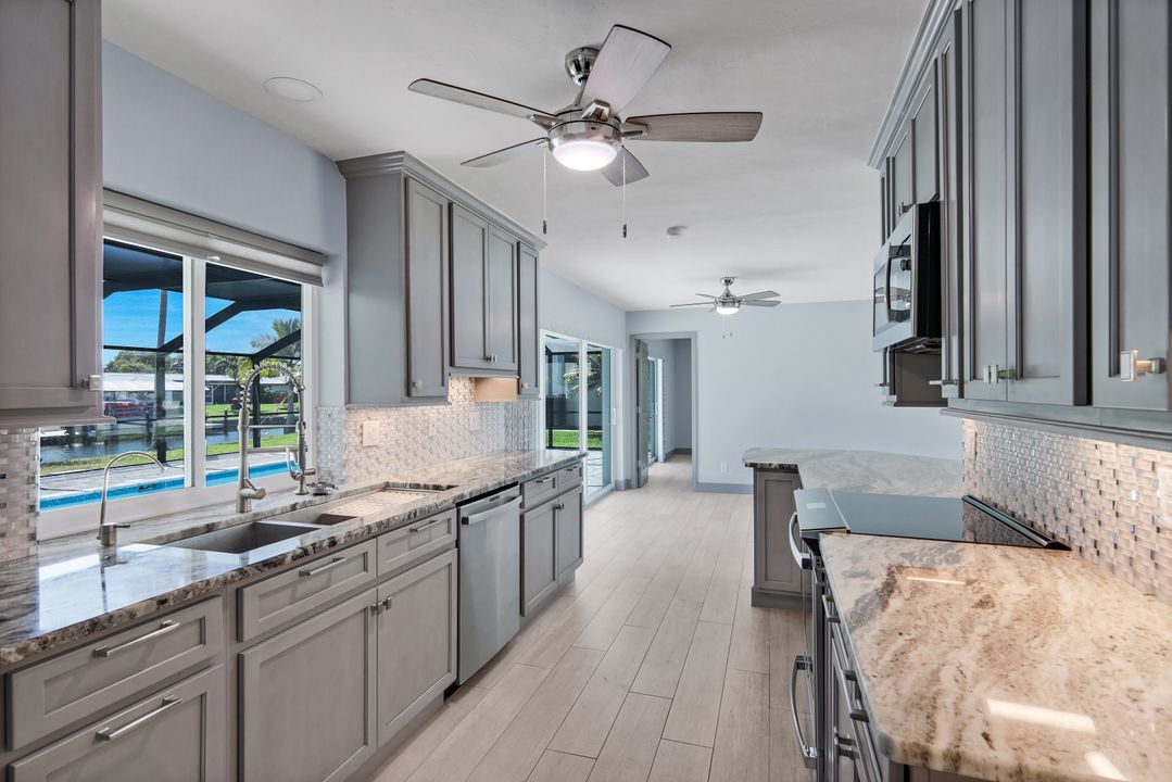 4005 SE 1st Ave, Cape Coral, FL 33904