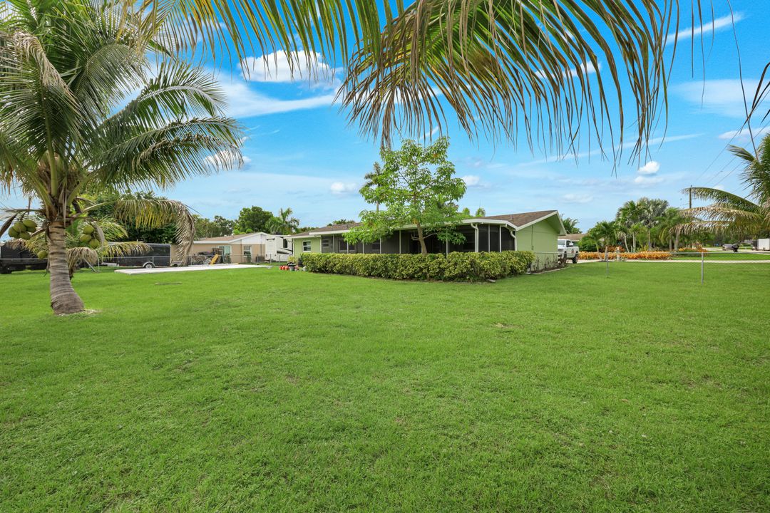 1007 Wilshire Dr, Fort Myers, FL 33919